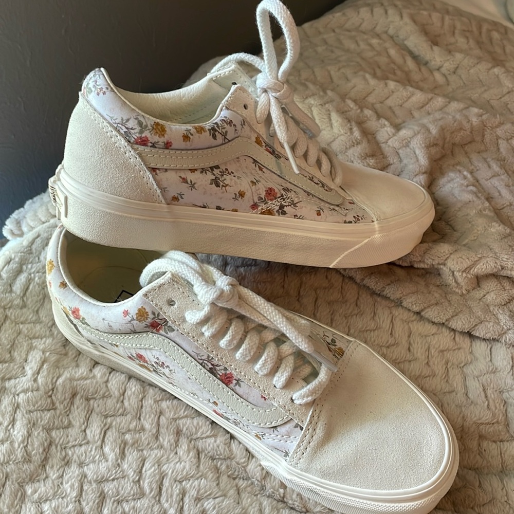 Vans Floral Size 8